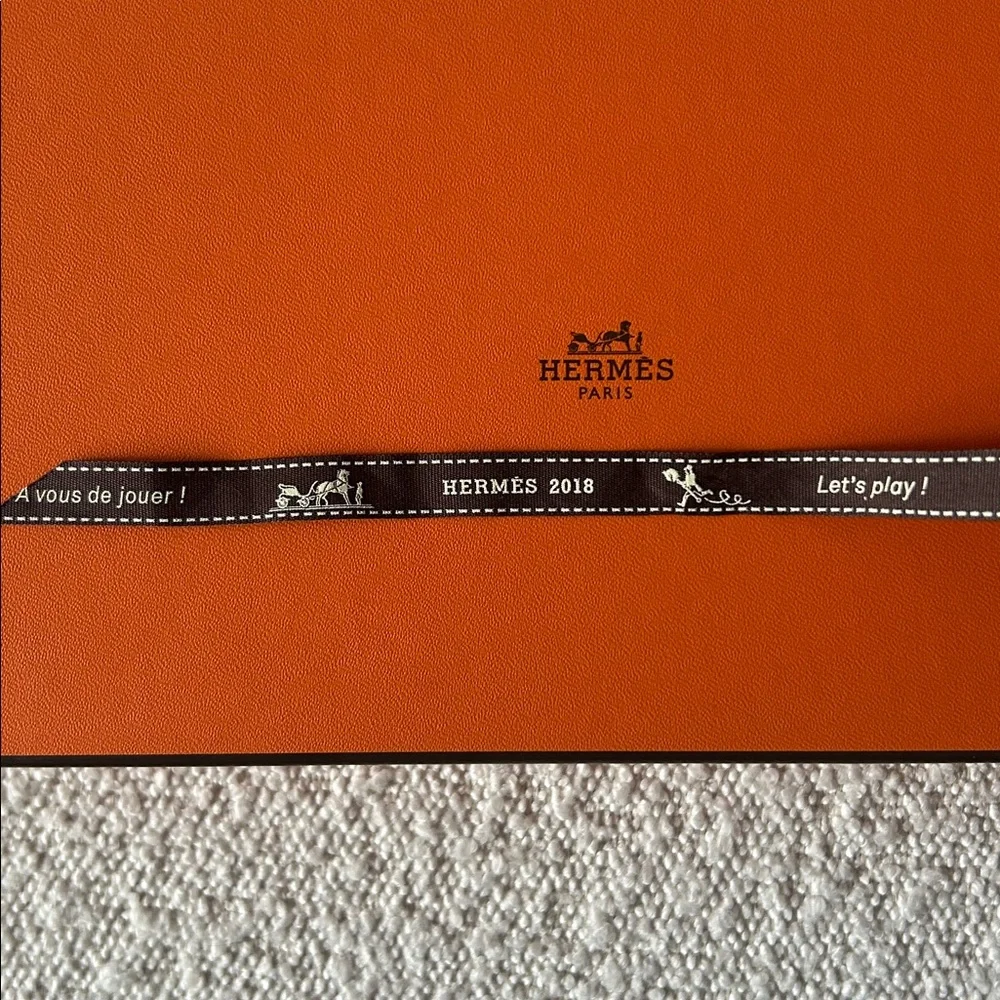 HERMES Box and Ribbon - Picture 2 of 5